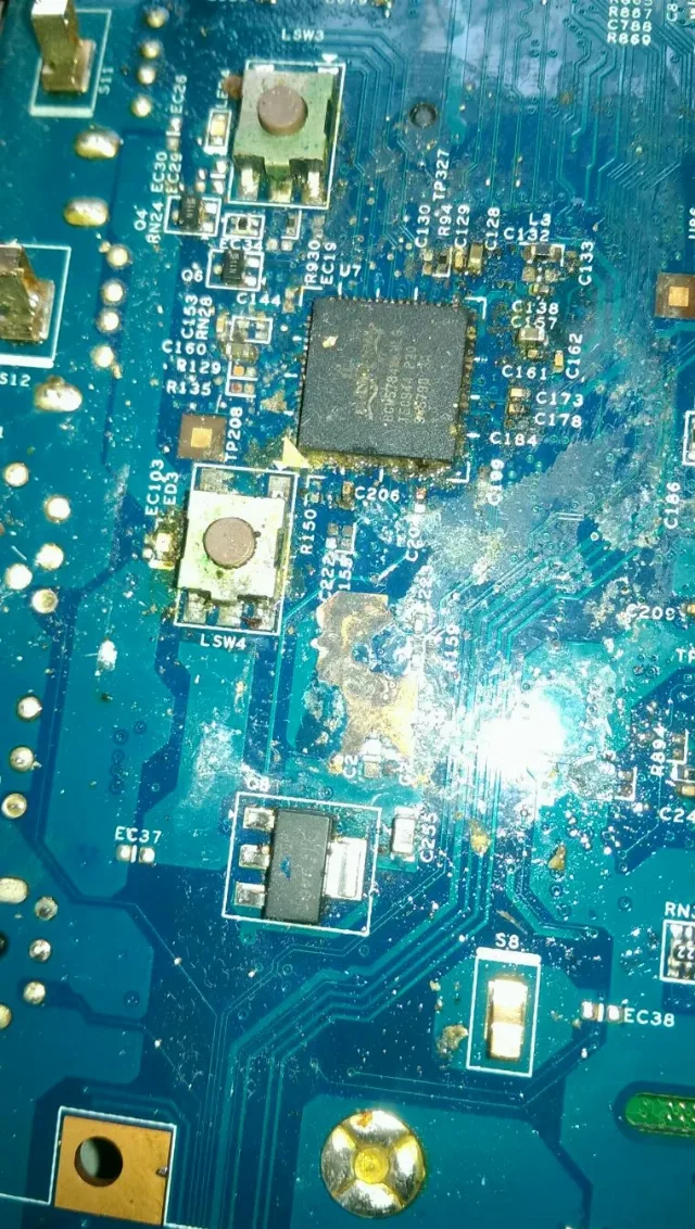 Reparatii laptop – fotografia 4 din 7
