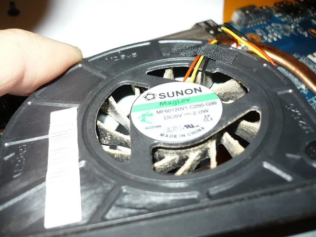 Reparatii laptop – fotografia 6 din 7