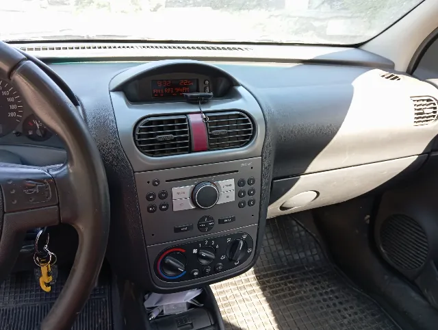 Opel Corsa C 1,3 CDTI euro4 – fotografia 4 din 4