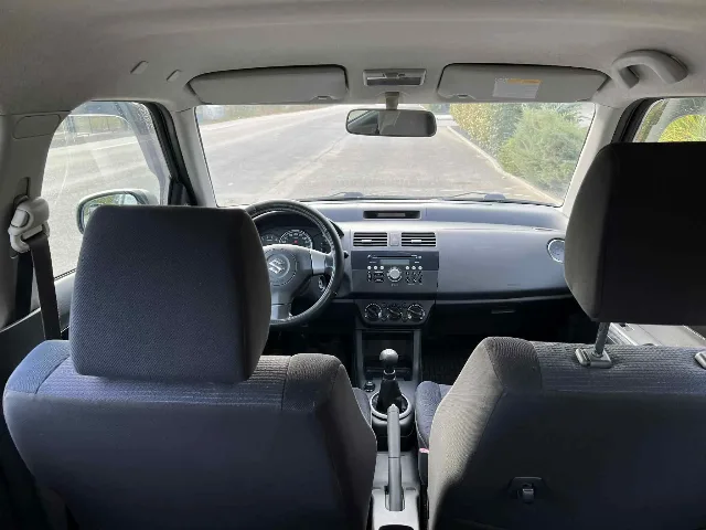 Suzuki Swift 2008 1.3 benzină înmatriculat – fotografia 8 din 8