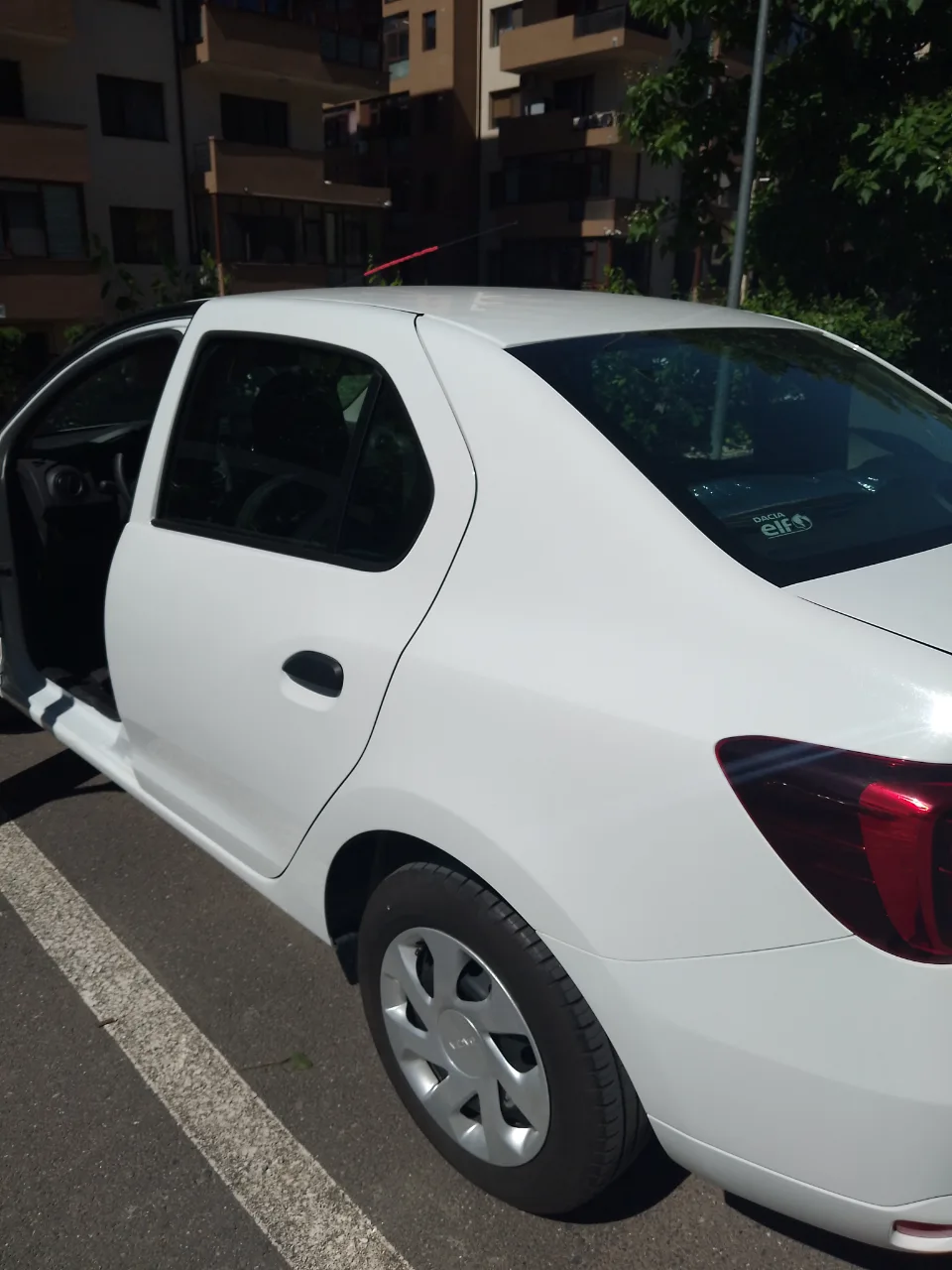 Dacia Logan  2020  Alb . – fotografia 8 din 8
