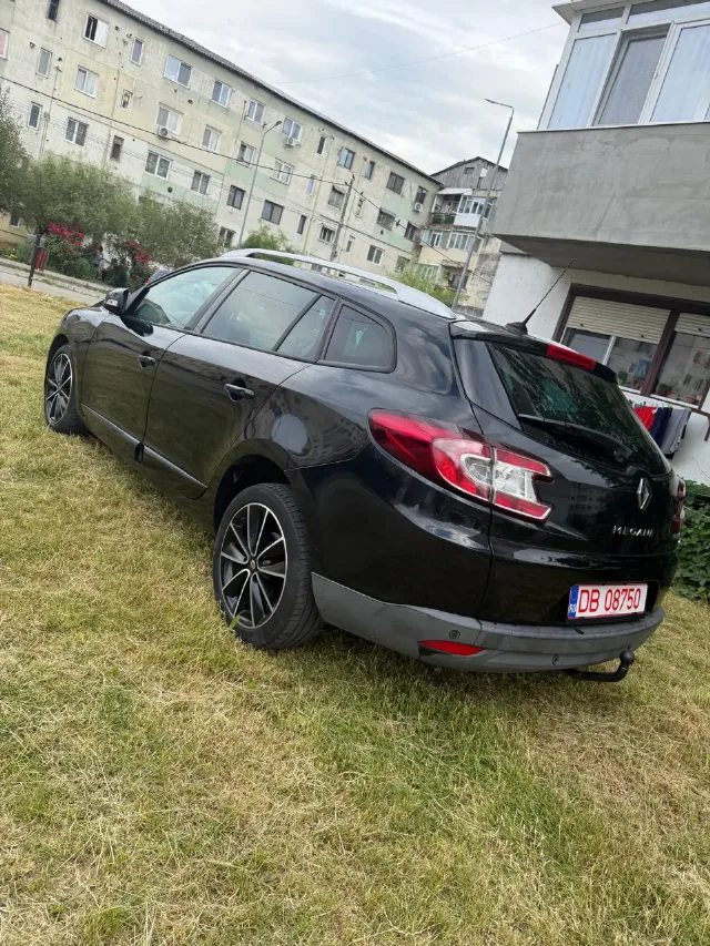 Renault Megane Bose cap 1, 5 an 2013 – fotografia 4 din 8