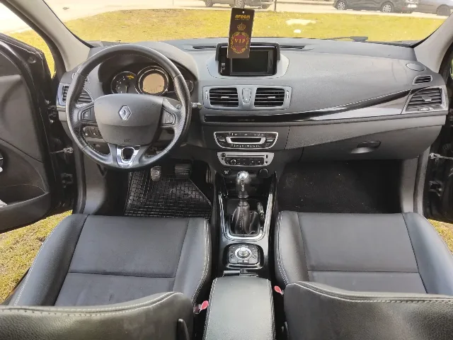 Renault Megane Bose cap 1, 5 an 2013 – fotografia 7 din 8
