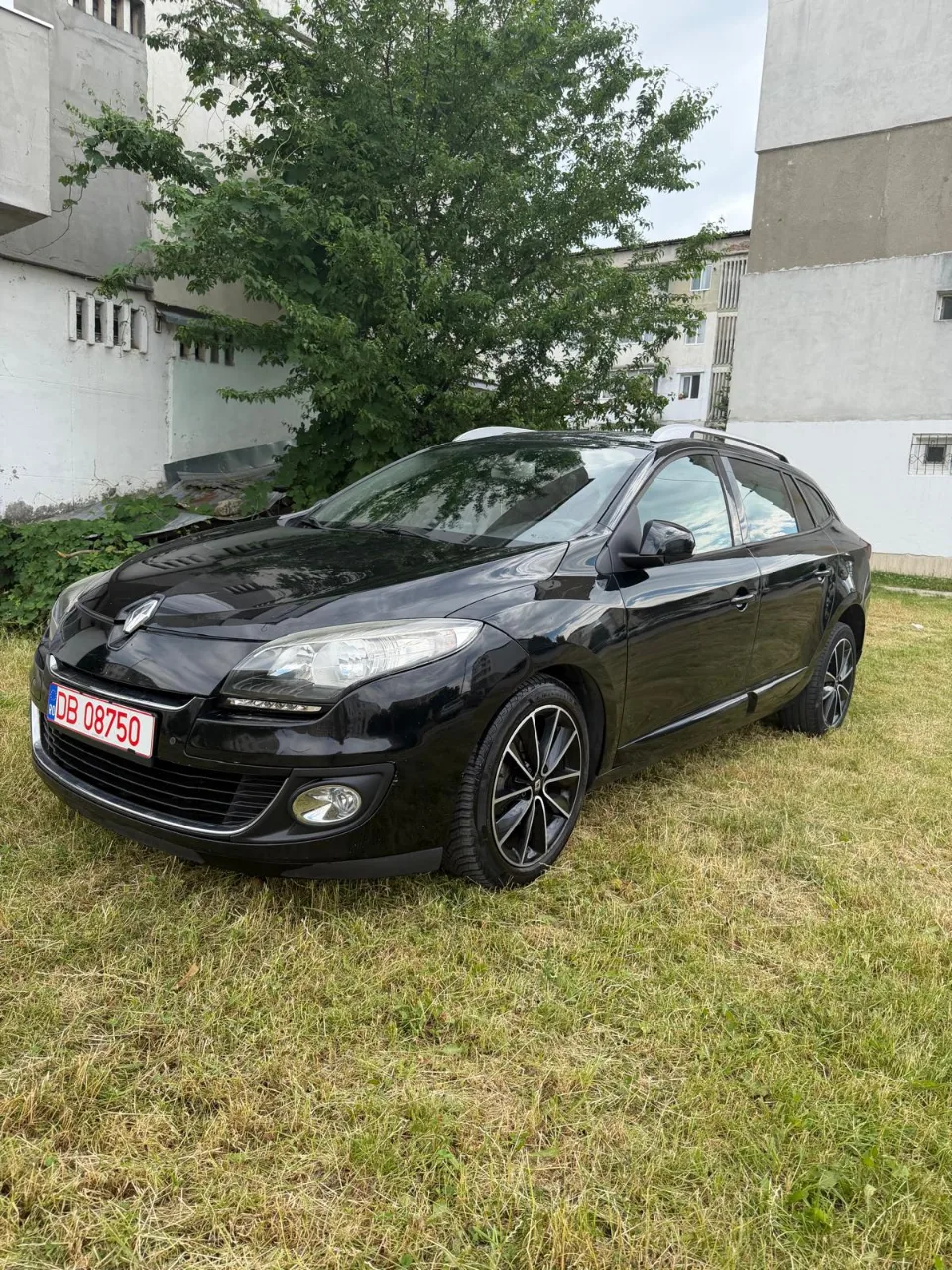 Renault Megane Bose cap 1, 5 an 2013 – fotografia 1 din 8
