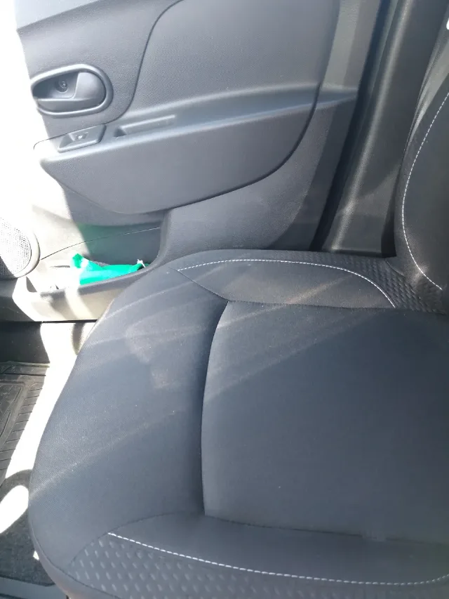 Dacia Logan  2020  Alb . – fotografia 4 din 8