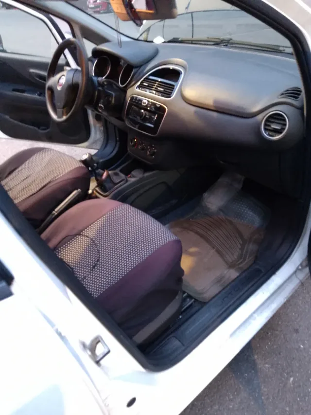FIAT punto youang   . – fotografia 4 din 8