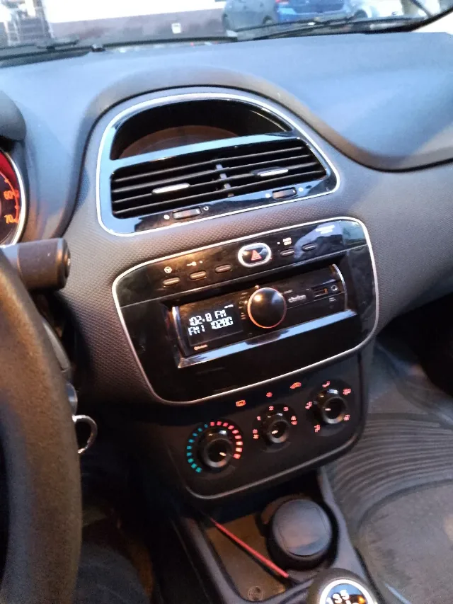 FIAT punto youang   . – fotografia 5 din 8