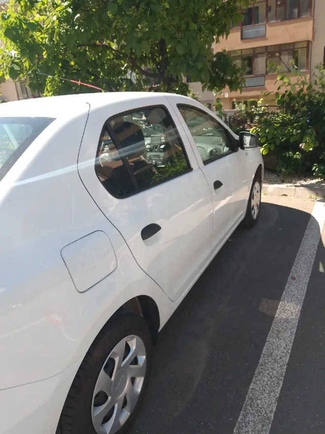 Dacia Logan  2020  Alb . – fotografia 7 din 8