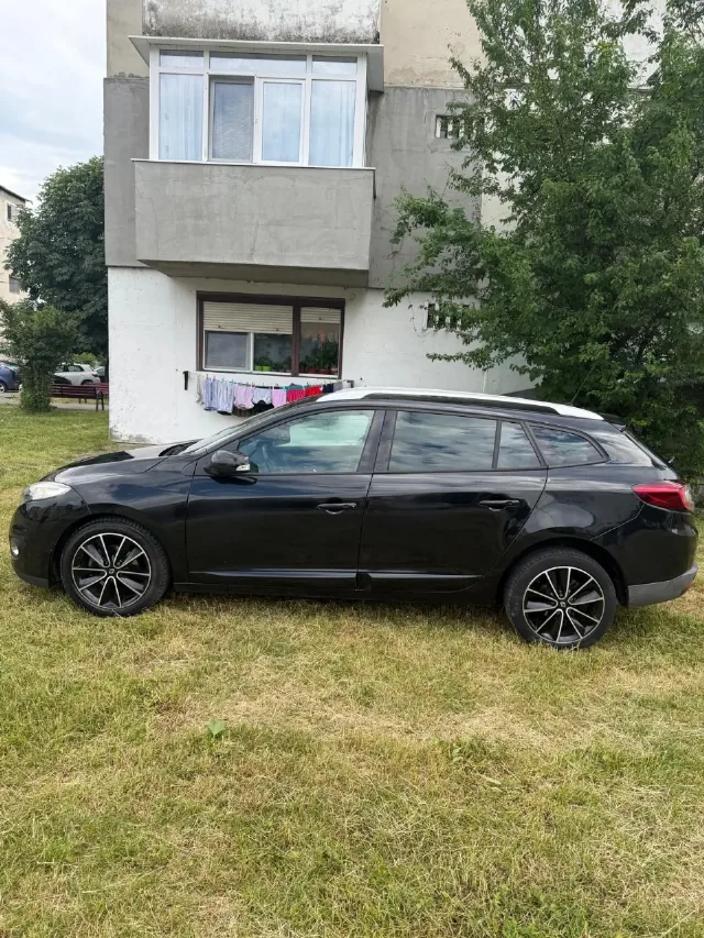 Renault Megane Bose cap 1, 5 an 2013 – fotografia 6 din 8