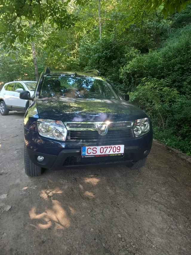 Dacia Duster 1,6 benzină  an 2011 – fotografia 6 din 6
