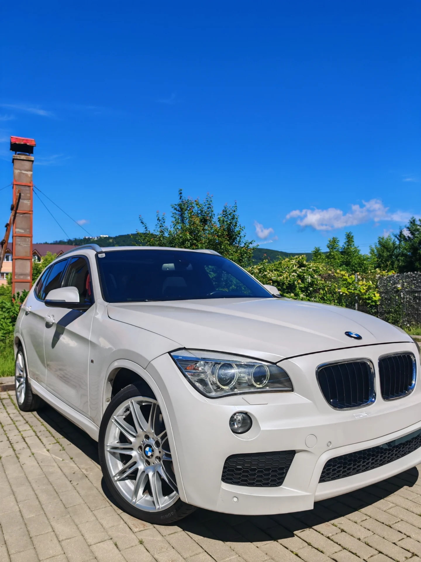 X1 M, x drive, alb perlat, panoramic, plafon negru, jante M – fotografia 1 din 8