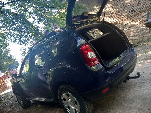 Dacia Duster 1,6 benzină  an 2011 – fotografia 3 din 6
