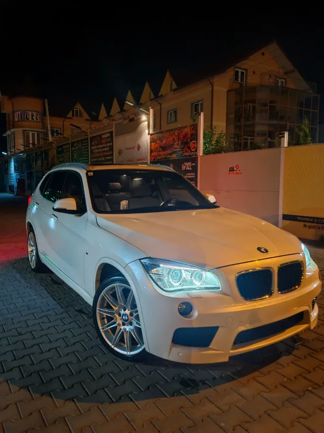 X1 M, x drive, alb perlat, panoramic, plafon negru, jante M – fotografia 3 din 8