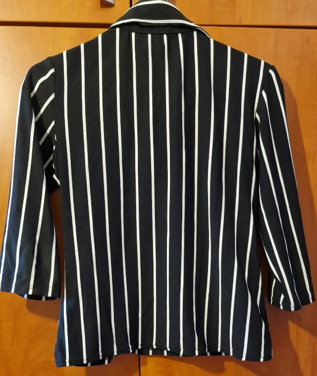 Bluza de damă cu dungi verticale albe și negre, M – fotografia 2 din 4