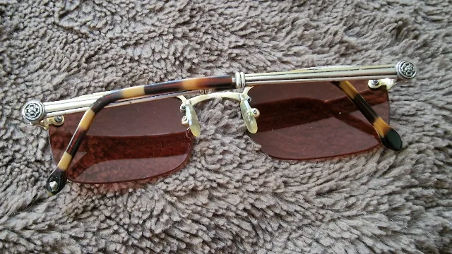 Ochelari de soare un model vintage fără ramă – fotografia 2 din 5