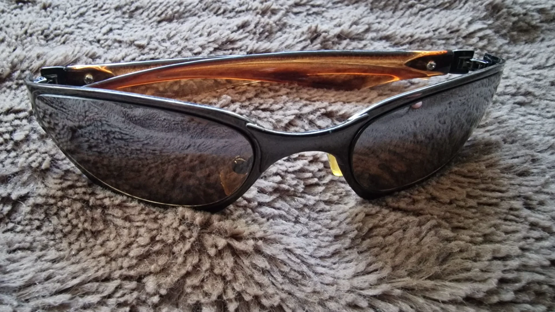 Ochelari de soare de tip „wrap” – fotografia 1 din 4