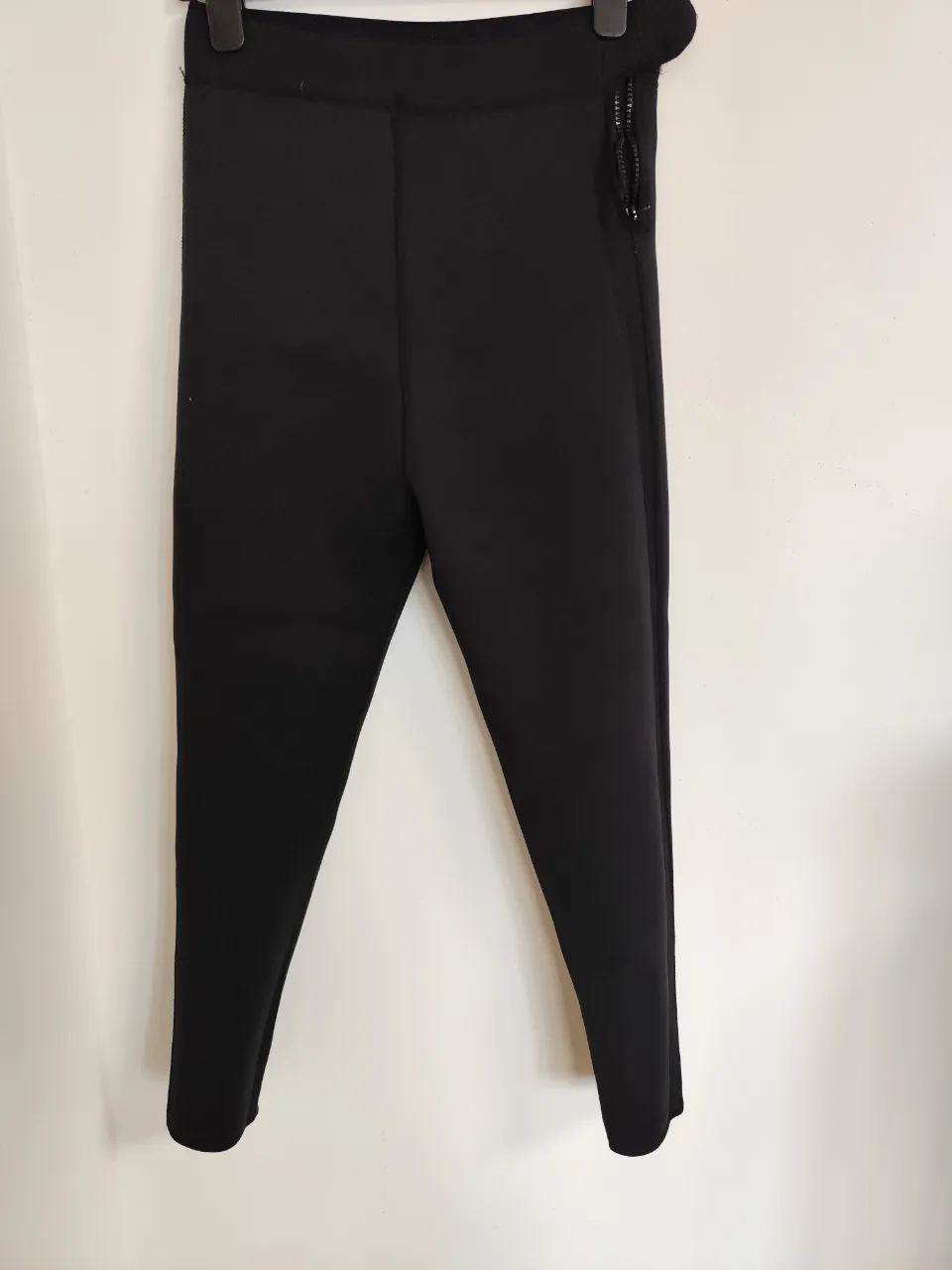 pantaloni neopren – fotografia 1 din 5