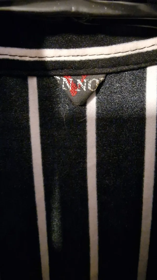 Bluza de damă cu dungi verticale albe și negre, M – fotografia 3 din 4