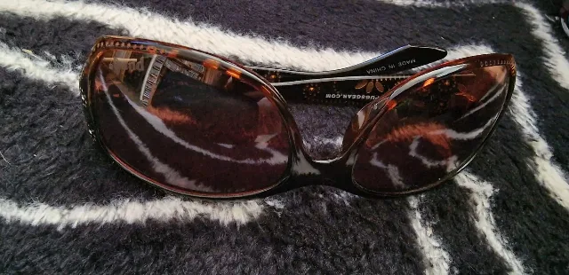 Pugs, Pereche de ochelari de soare – fotografia 5 din 5