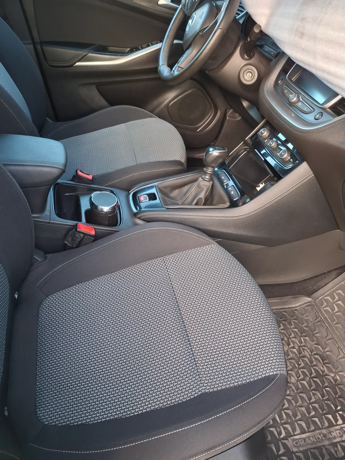 Opel grandland x – fotografia 5 din 7