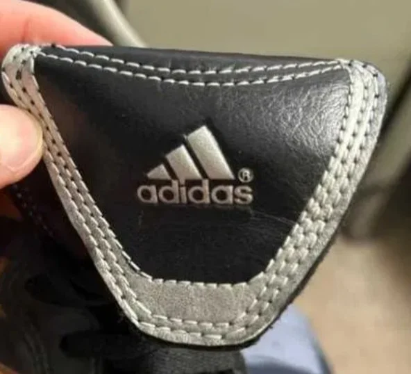 Crampoane Adidas – fotografia 3 din 4