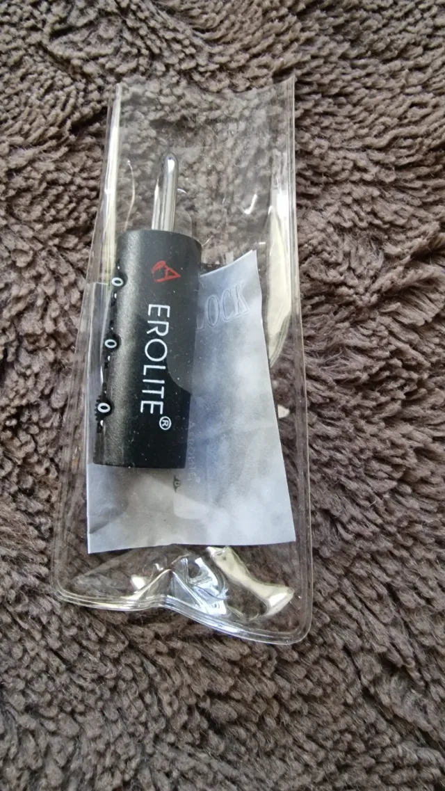 Lacăt cilindric negru marca Erolite – Sector 6, București
