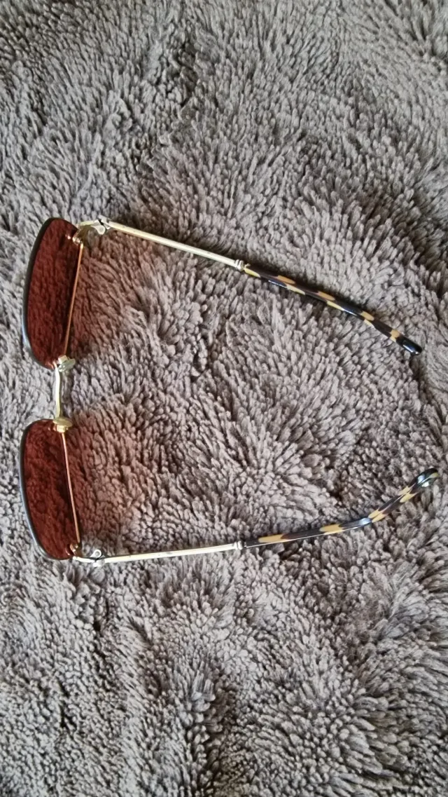 Ochelari de soare un model vintage fără ramă – fotografia 4 din 5