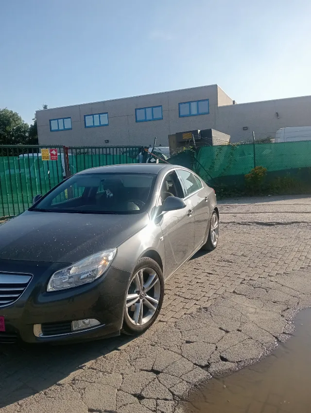 Vând Opel insigna An 2012 ⛽ – fotografia 2 din 4