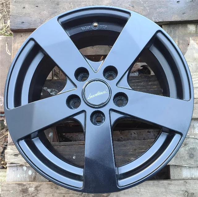 Jante aliaj 16 zoll marca Dezent, gama Hyundai, Kia, Mazda – fotografia 4 din 5