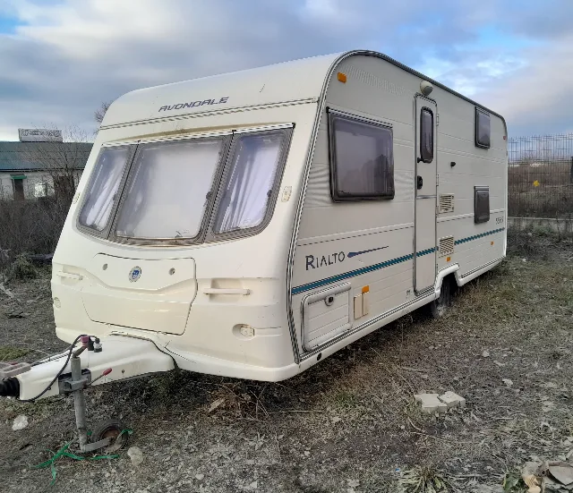 Rulote complet utilate cu baie bucătărie proprie – fotografia 2 din 4