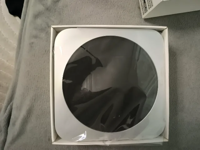 Vând Mac mini nou la cutie – fotografia 3 din 3