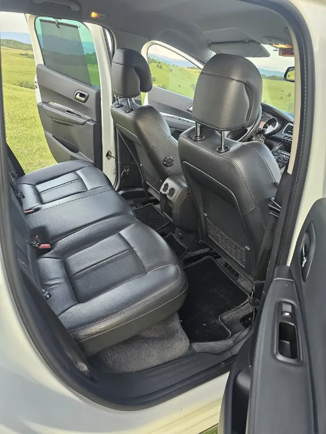 Peugeot 3008 Hybrid 4 4x4 – fotografia 8 din 8