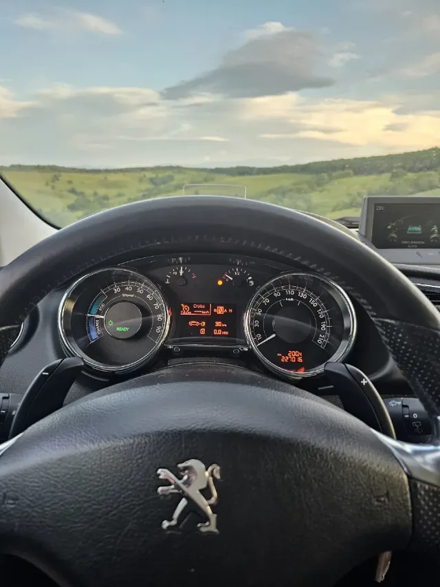 Peugeot 3008 Hybrid 4 4x4 – fotografia 5 din 8