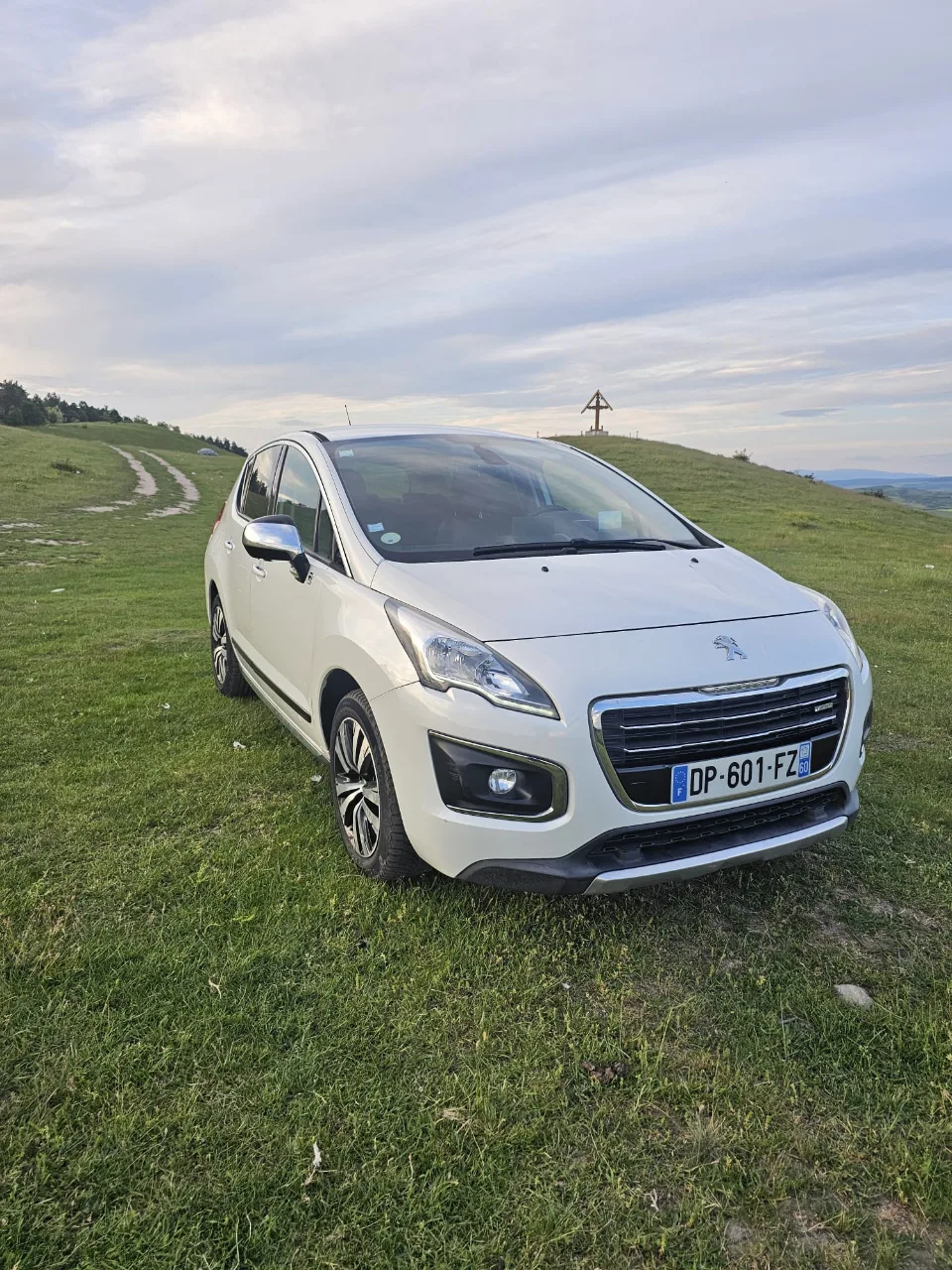Peugeot 3008 Hybrid 4 4x4 – fotografia 1 din 8