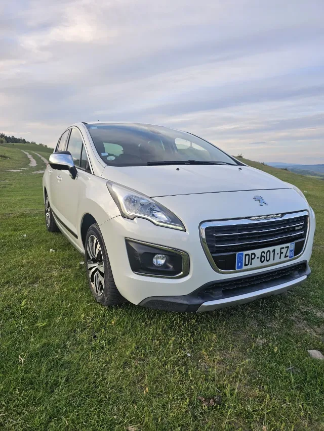 Peugeot 3008 Hybrid 4 4x4 – fotografia 3 din 8