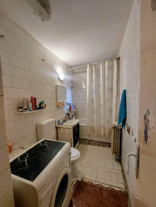 Vânzare apartament trei camere – fotografia 3 din 8