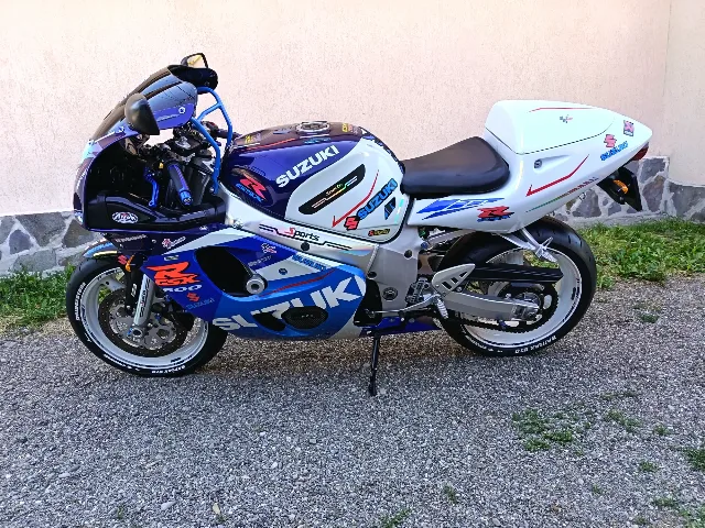 SUZUKI GSXR 600 ! ca NOU – fotografia 2 din 8