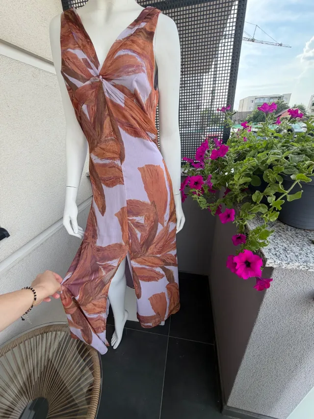 Rochie zara, noua – fotografia 3 din 4