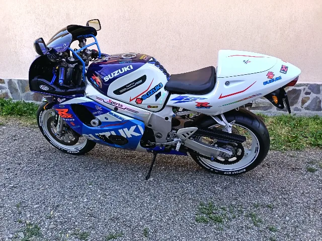 SUZUKI GSXR 600 ! ca NOU – fotografia 6 din 8