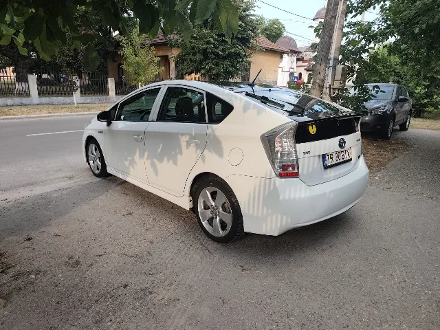 toyota prius gpl – fotografia 4 din 8