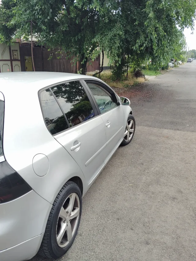Vând golf 5 1.9 tdi an 2005 – fotografia 4 din 7