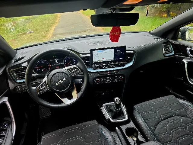kia ceed benzina 1.0 An 2024 – fotografia 5 din 8