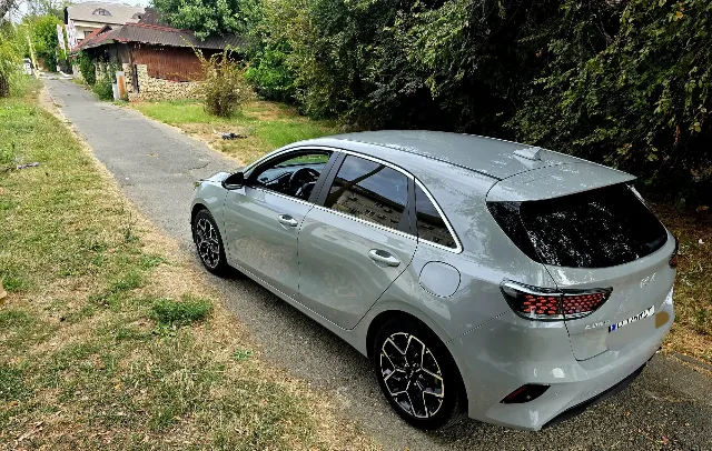 kia ceed benzina 1.0 An 2024 – fotografia 7 din 8