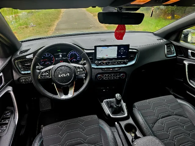kia ceed benzina 1.0 An 2024 – fotografia 4 din 8