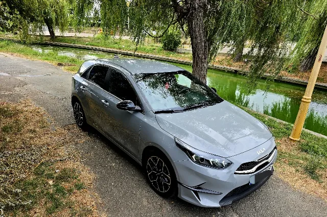 kia ceed benzina 1.0 An 2024 – fotografia 8 din 8