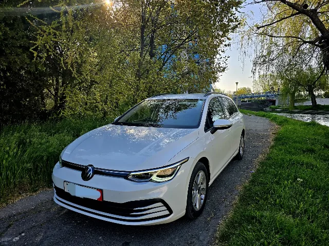 vw Golf 8 diesel 2.0 – fotografia 2 din 6