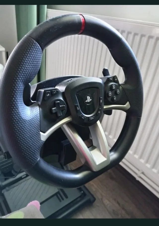Volan, pedale și suport metalic reglabil pentru PS4/PS5 – fotografia 2 din 8