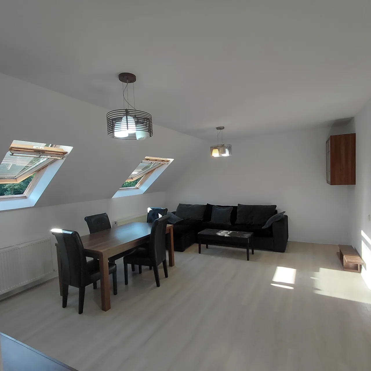 PF vând apart. 3 camere la mansardă pe 2 niveluri – Cluj-Napoca, Cluj