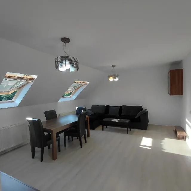 PF vând apart. 3 camere la mansardă pe 2 niveluri – Cluj-Napoca, Cluj