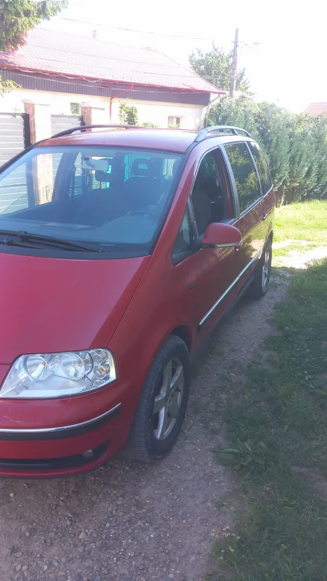 Vând Volkswagen Sharan – fotografia 2 din 3